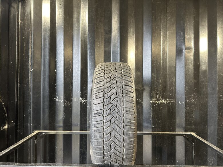 VIENA 215/60R16 Dunlop Winter Sport 5 (4,5 mm) VN140
