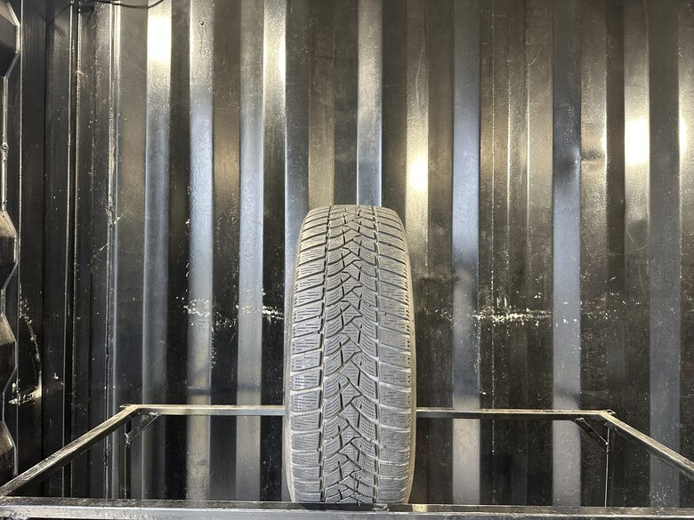 VIENA 205/60R16 Dunlop Winter Sport 5 (4,7-5 mm) VN141