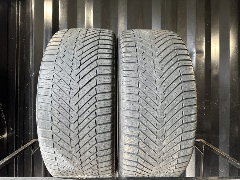 285/40R23 Pirelli Scorpion Winter 2 (2,5-3,5 mm) 