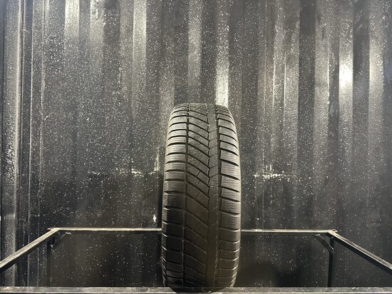 VIENA 205/60R16 Continental TS830P (6,8 mm)