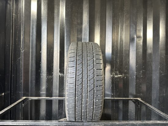 VIENA 235/55R17 Kumho Crugen PR (4,5-5 mm)