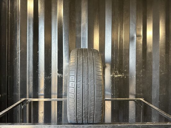 VIENA 215/50R17 Dunlop EC300 (3,5-4 mm)