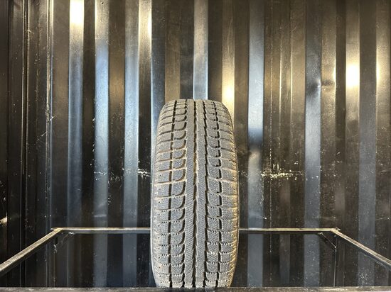 VIENA 215/55R17 Antares Grip20 (7,5 mm)